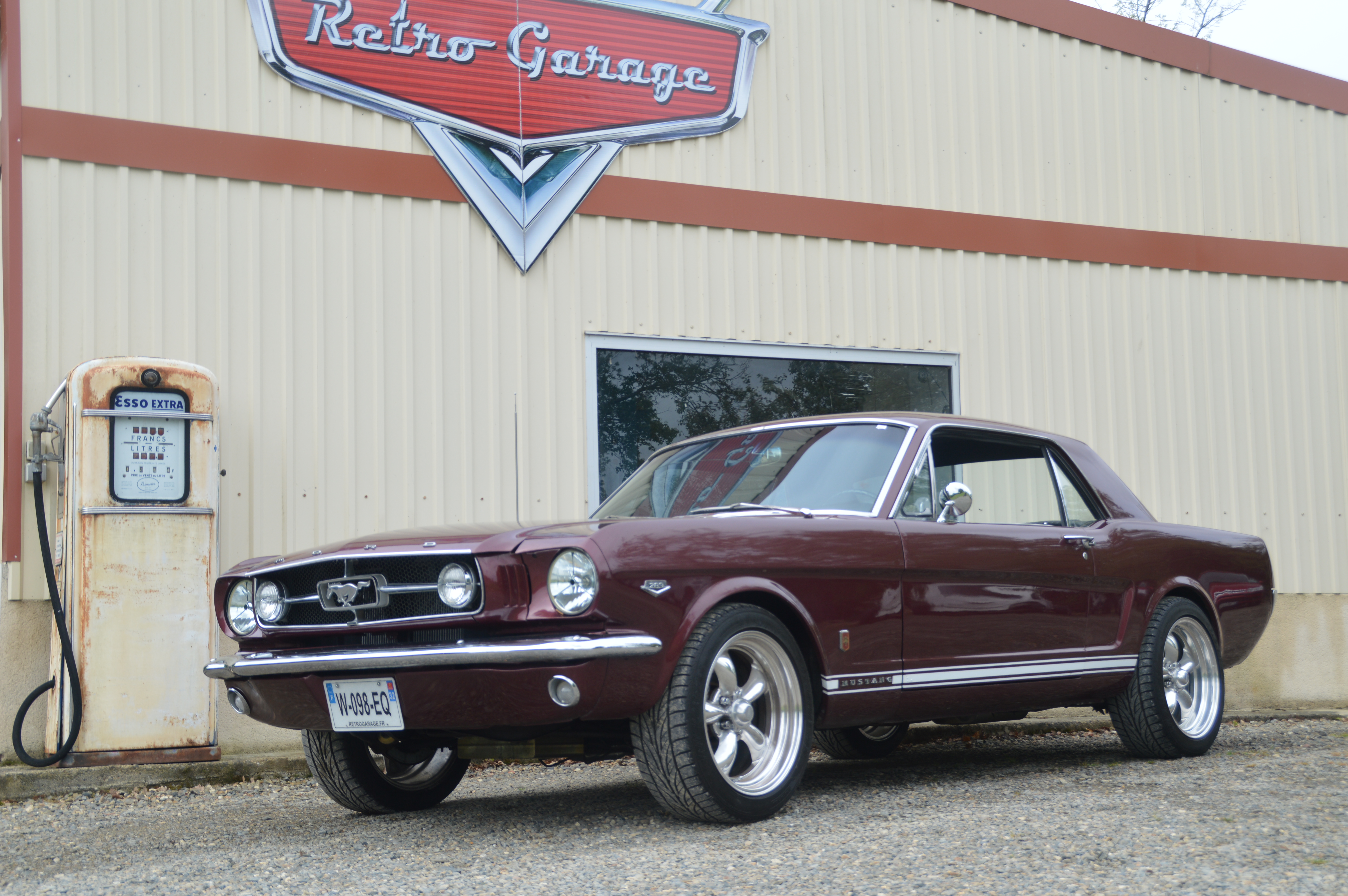 Ford Mustang 1965 code A restomod
